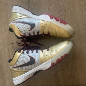 Kobe 4 Gold Medal Shoes